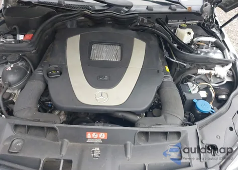 2011 Mercedes-Benz C 300 Sport 4Matic z USA, uszkodzony, nr VIN WDDGF8BB7BF652338